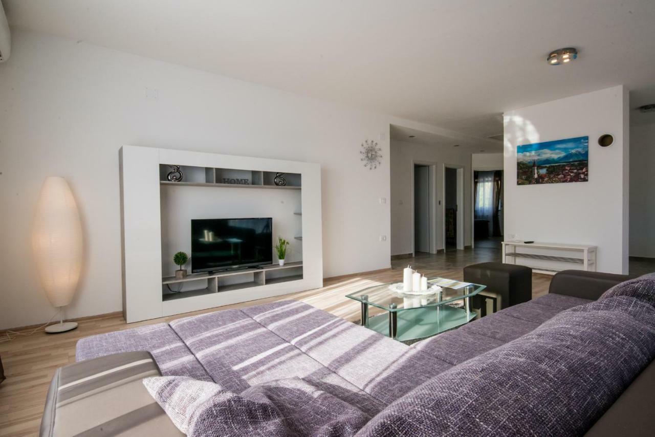 Ferienhaus Bucic Buje Exteriör bild