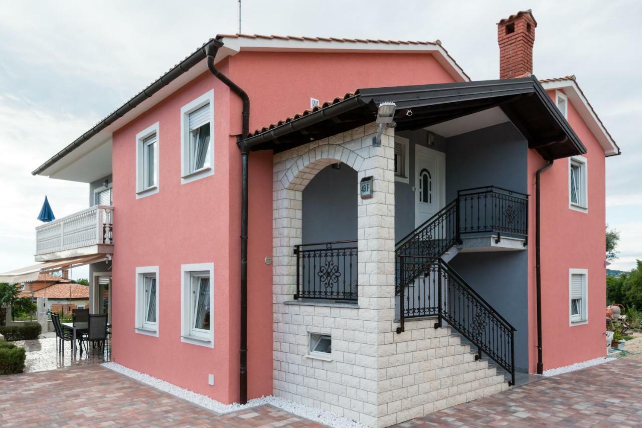 Ferienhaus Bucic Buje Exteriör bild