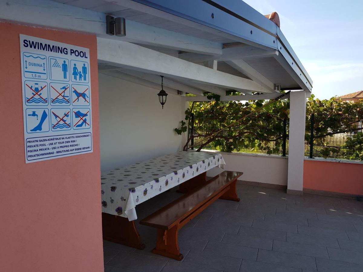 Ferienhaus Bucic Buje Exteriör bild